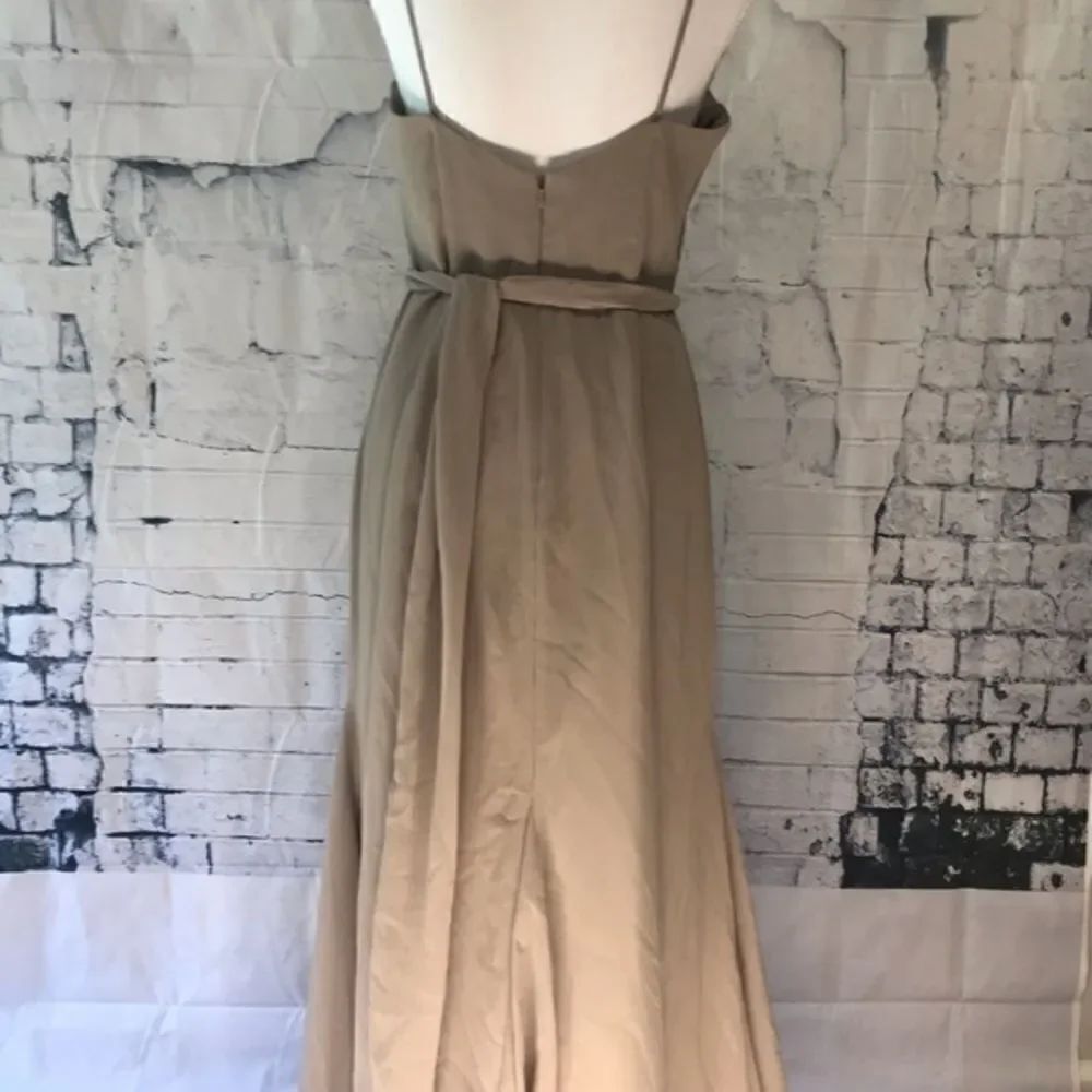 Formal dress   - Picture 6 of 8